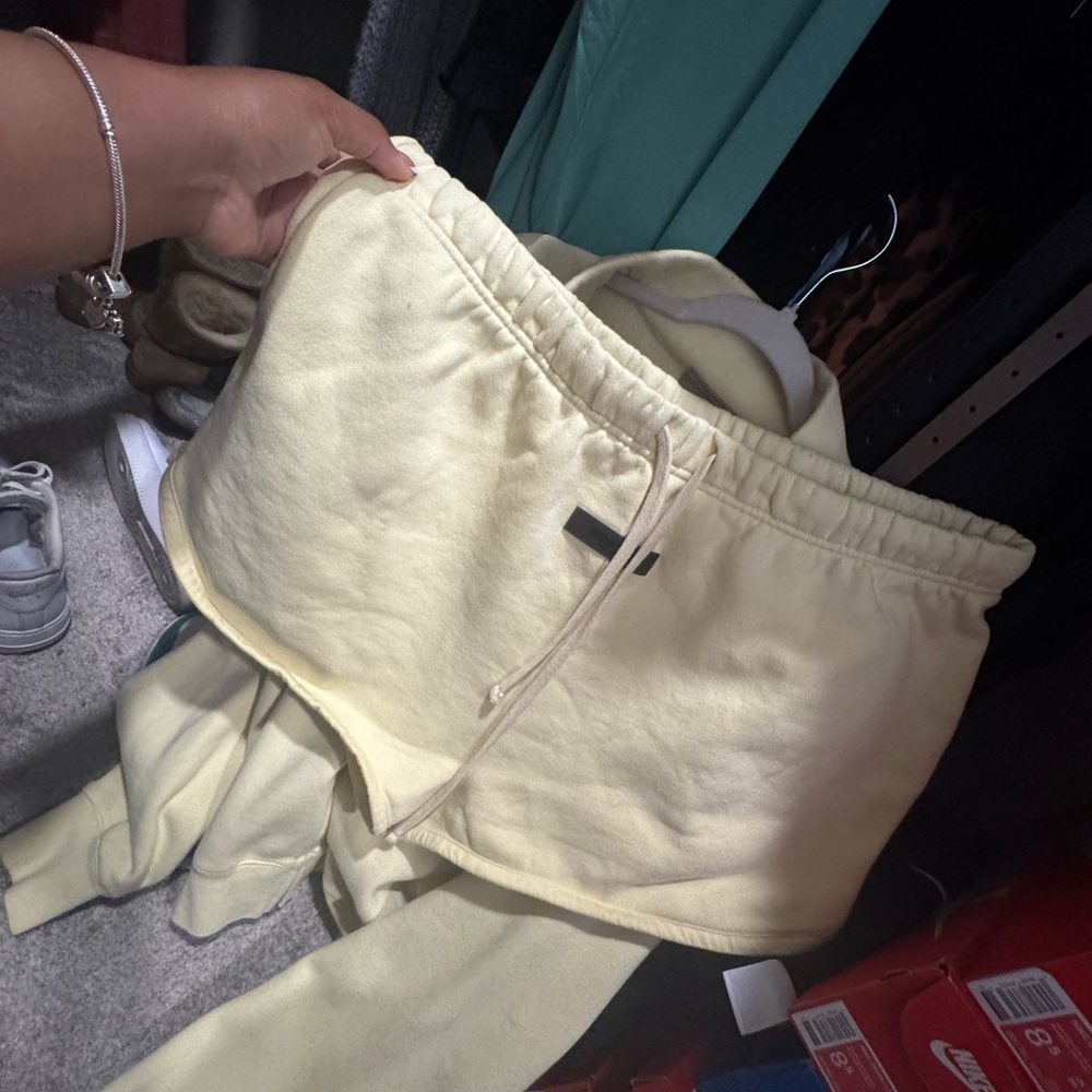 Essentials Sweater & Shorts - image 5